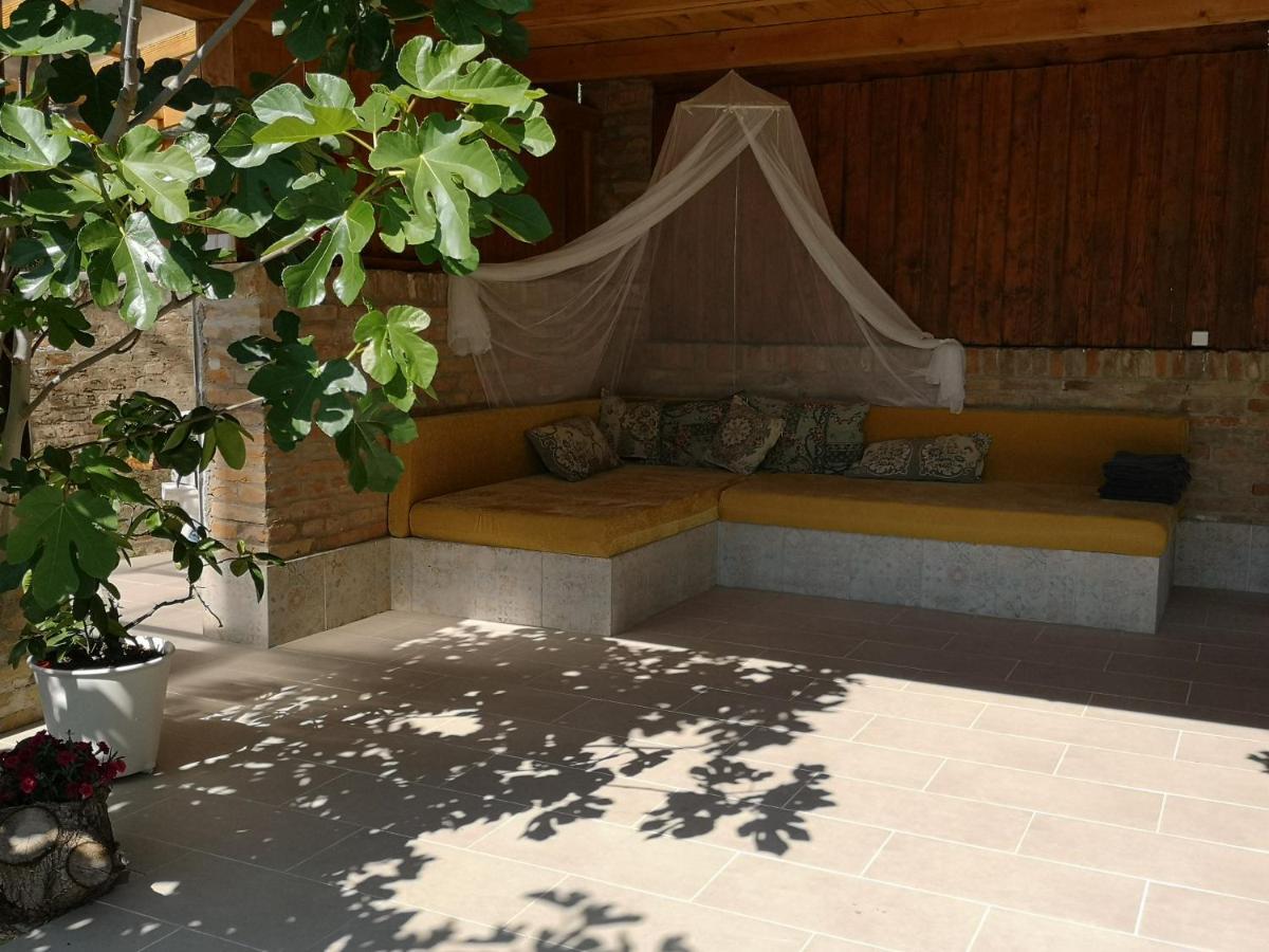 Villa Nyugalomsziget Kotcse Esterno foto